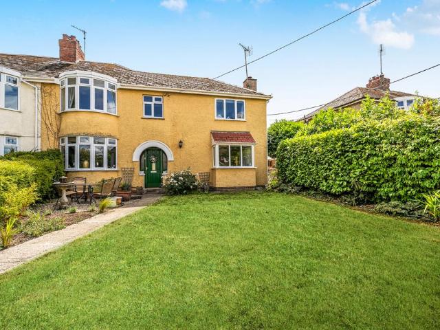 House for sale in Chiseldon, Swindon
