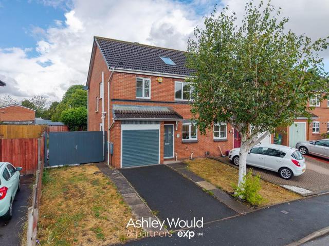 House for sale in Cherry Orchard, Fold Hill