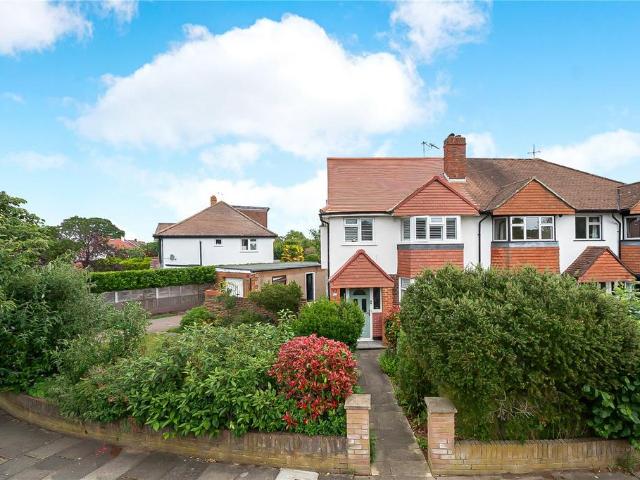 House for sale in Whitton, Greater London