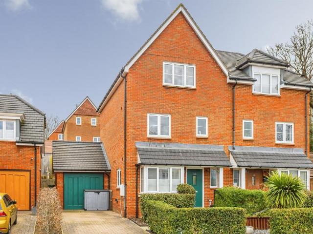 House for sale in Perryfields, West Sussex