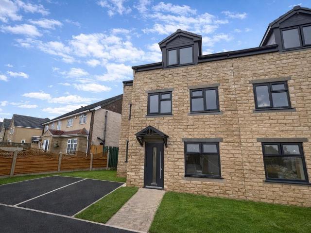 House for sale in Allerton, West Yorkshire