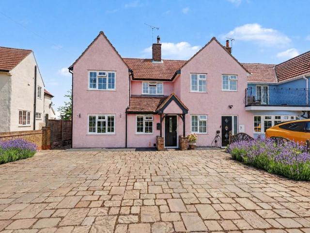 House for sale in Hay Green, North Hertfordshire