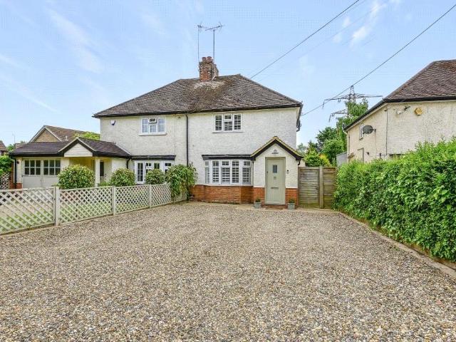 House for sale in Woodley