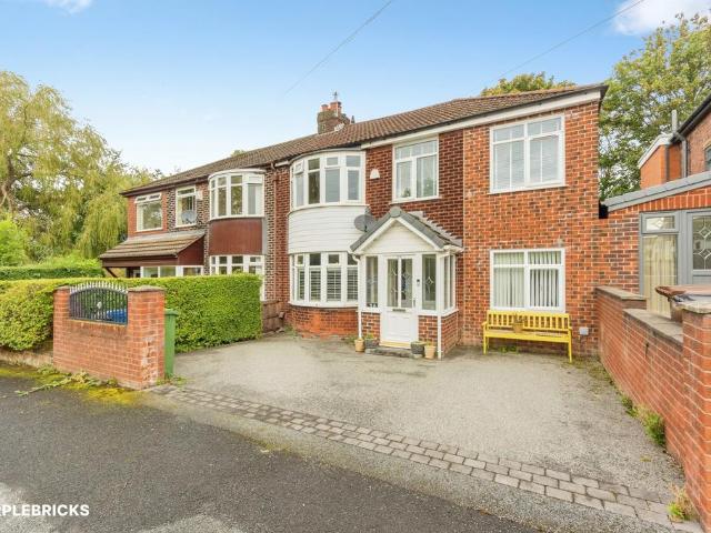 House for sale in Dukinfield, Tameside
