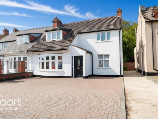 House for sale in London Borough of Redbridge, Greater London