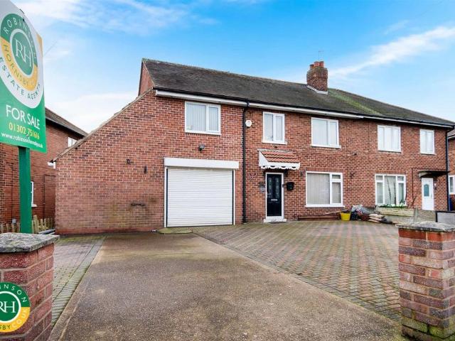 House for sale in Scawsby, South Yorkshire