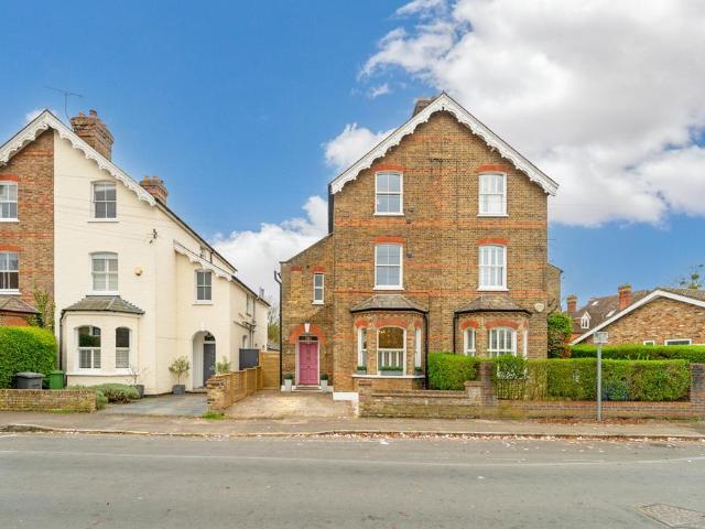 House for sale in Southlea, Datchet