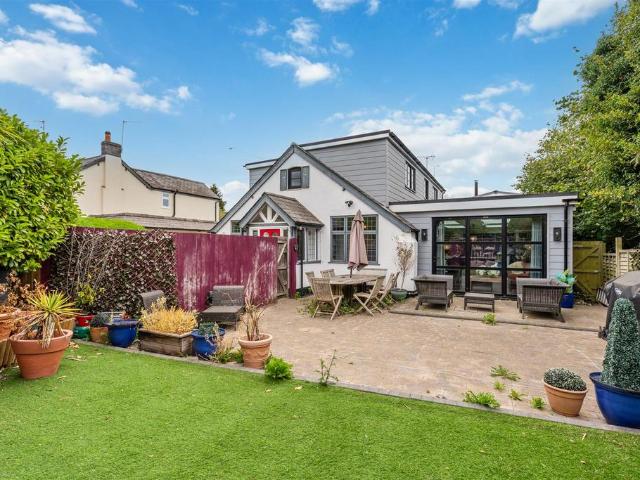 House for sale in Green Close, Warwickshire