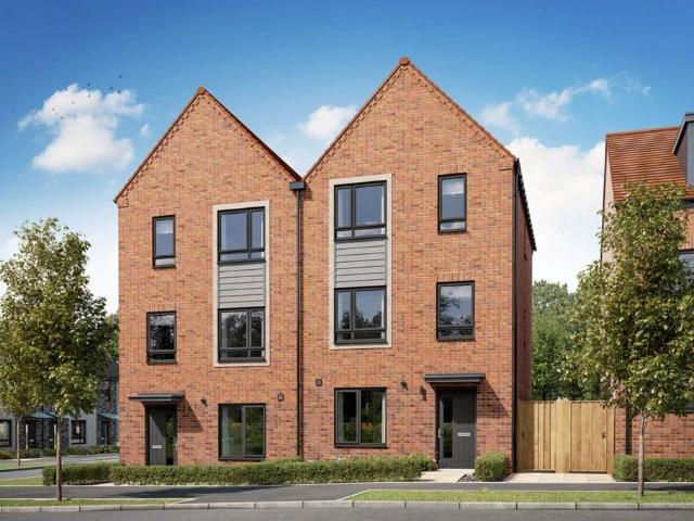 House for sale in Worcester Park Estate, Monks Orchard