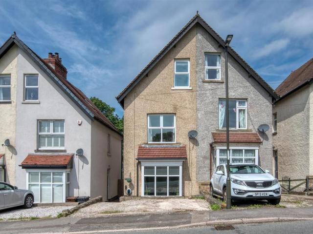 House for sale in Charlesworth, East Midlands