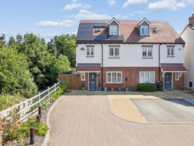 House for sale in Bourne End, Pouchen End