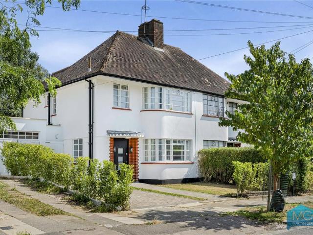 House for sale in Hampstead Garden Suburb, Greater London