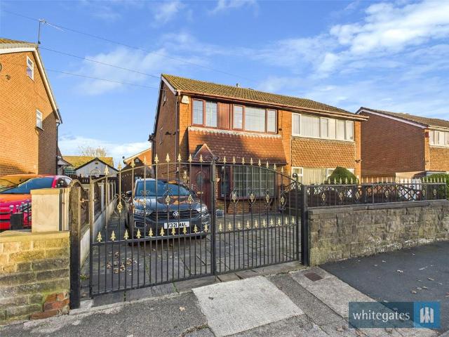House for sale in Broad Folds, Clayton