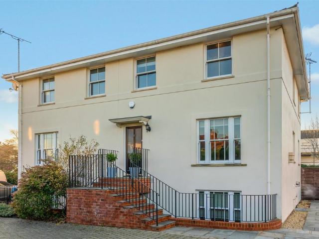 House for sale in Ewens Farm, Golden Valley
