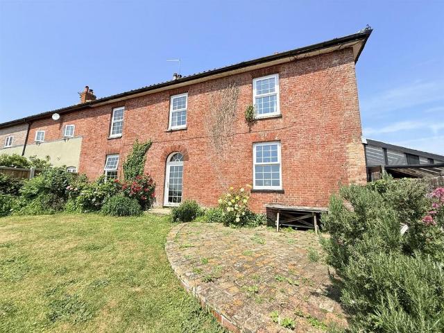 House for sale in Mautby, Stokesby