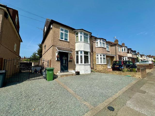 House for sale in Gidea Park, Greater London