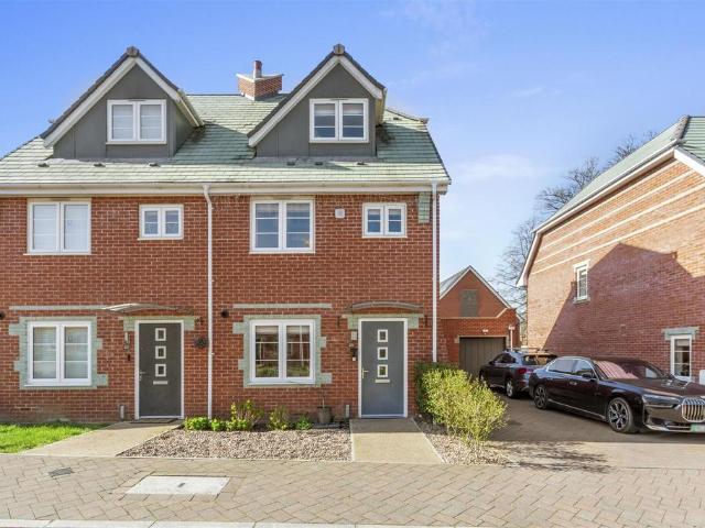 House for sale in Daws Hill, Cressex