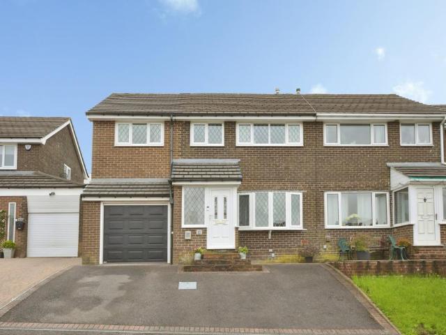 House for sale in Charlesworth, East Midlands