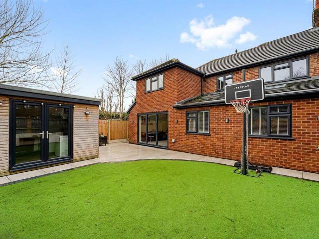 House for sale in Oughtrington, Warrington