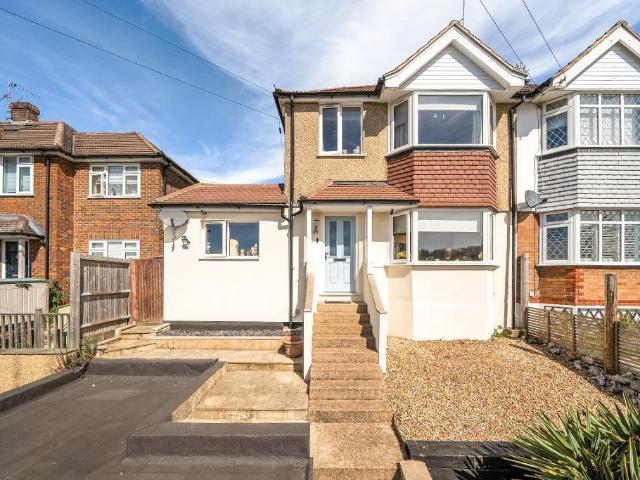 House for sale in London Borough of Croydon, Sanderstead