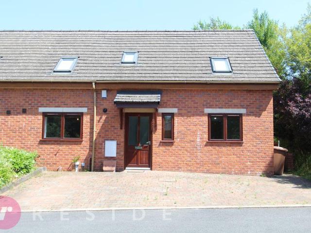 House for sale in Firgrove, Burnedge