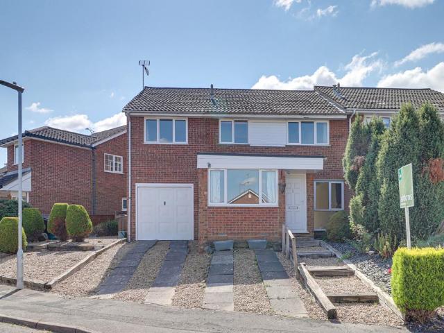 House for sale in Hatching Green, Five Acres