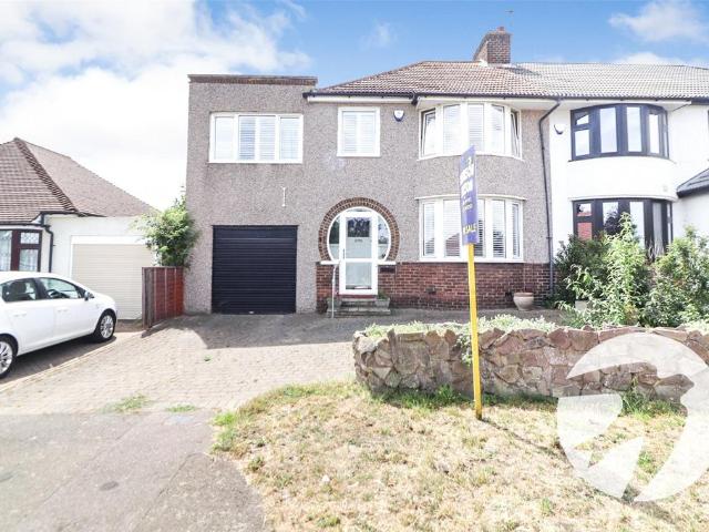 House for sale in Barnehurst, Greater London