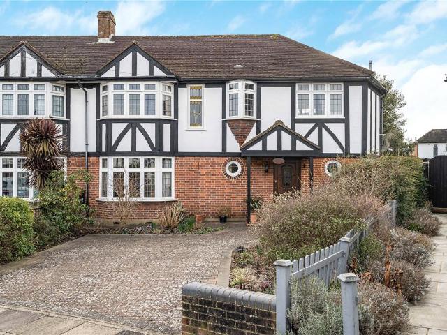 House for sale in Whitton, Greater London