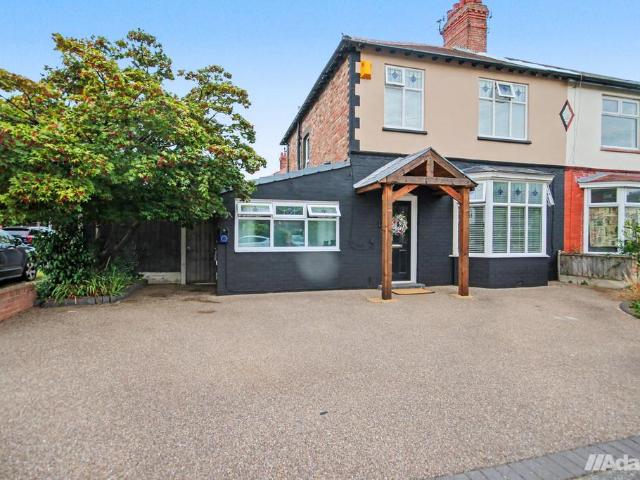 House for sale in Calderstones