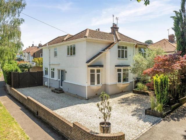 House for sale in Allington, Midway