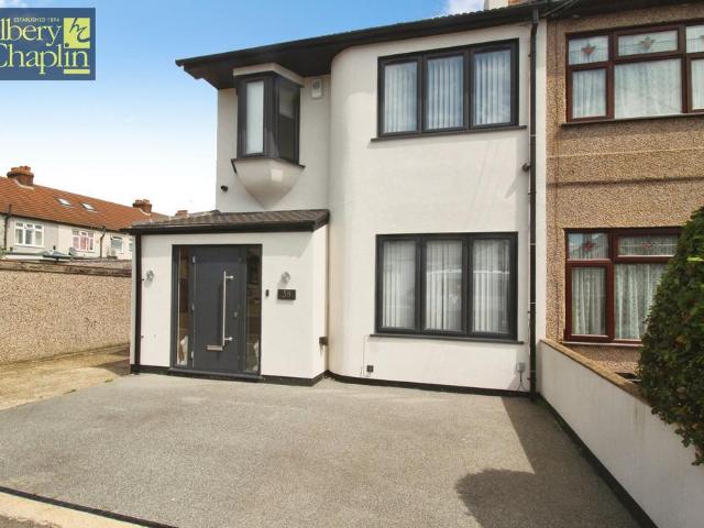 House for sale in Chadwell Heath, Greater London