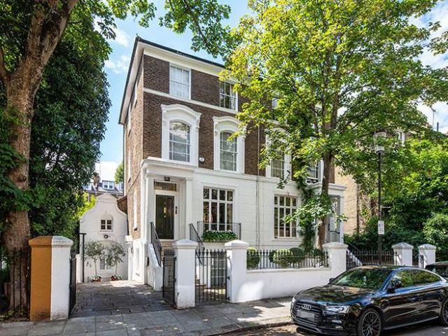 House for sale in Brompton, Greater London