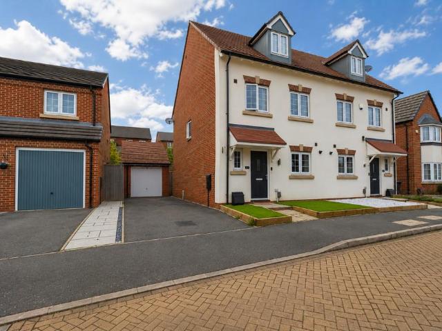 House for sale in Leyfields, Kettlebrook