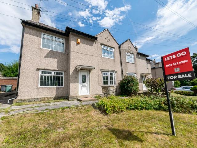 House for sale in Four Lane Ends, Bradford