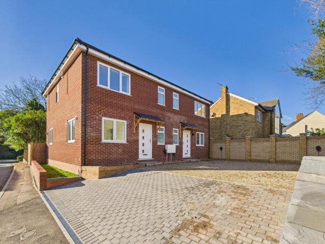 House for sale in Five Acres, Hertfordshire