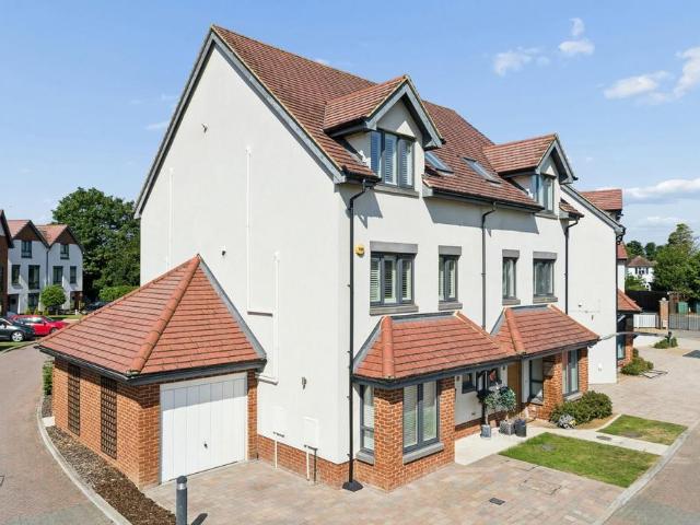 House for sale in Iver, Richings Park