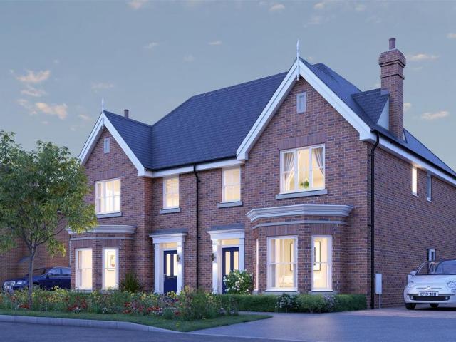 House for sale in Lawford, Dale Hill