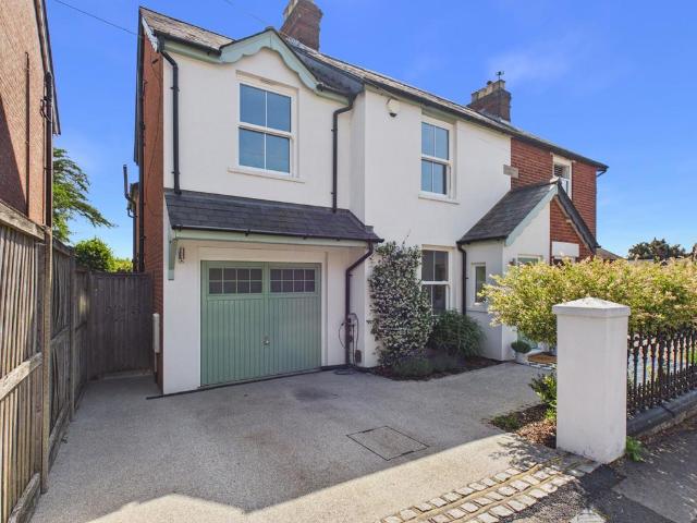 House for sale in Denham, Gerrards Cross and Chalfonts Community Board, Buckinghamshire