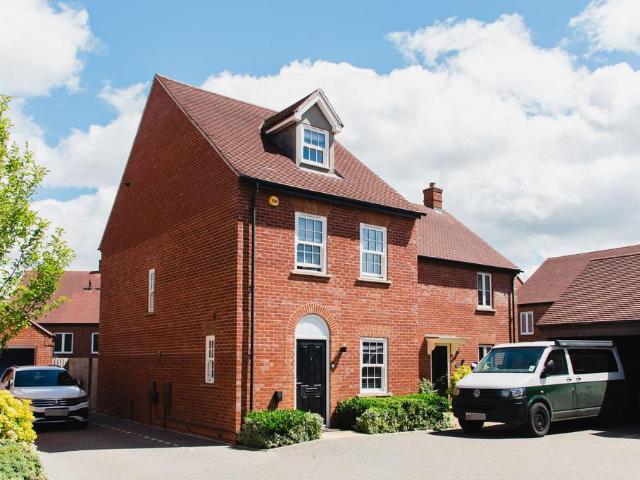 House for sale in Evershot, Oxfordshire
