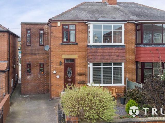 House for sale in Hanging Heaton, Dewsbury