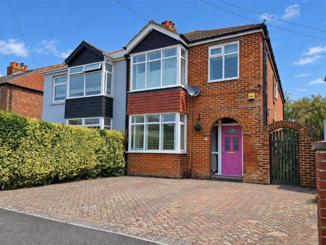 House for sale in Lee-on-the-Solent, Gosport