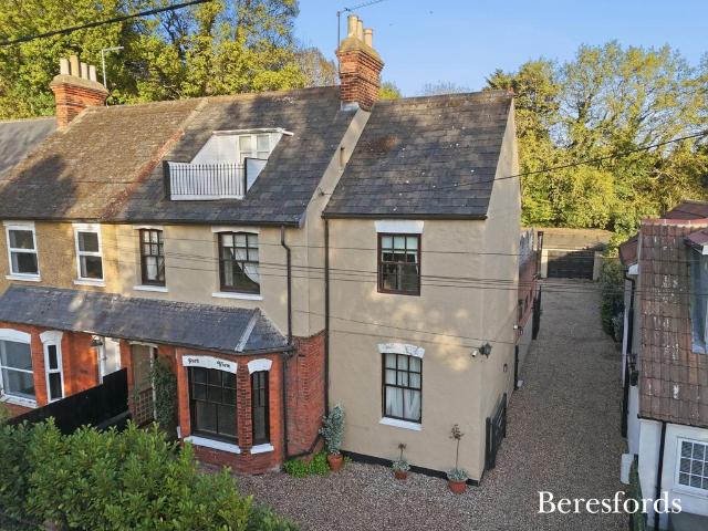House for sale in Navestock Side, Essex