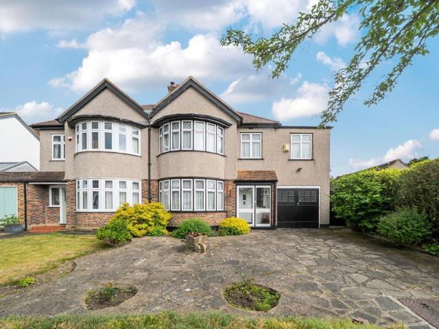House for sale in West Wickham, Greater London