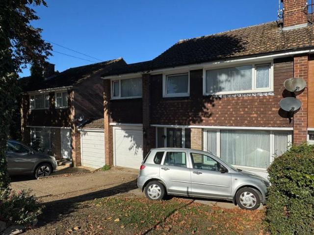 House for sale in Leagrave, Luton