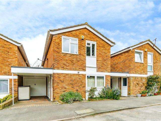 House for sale in London Borough of Croydon, Forestdale