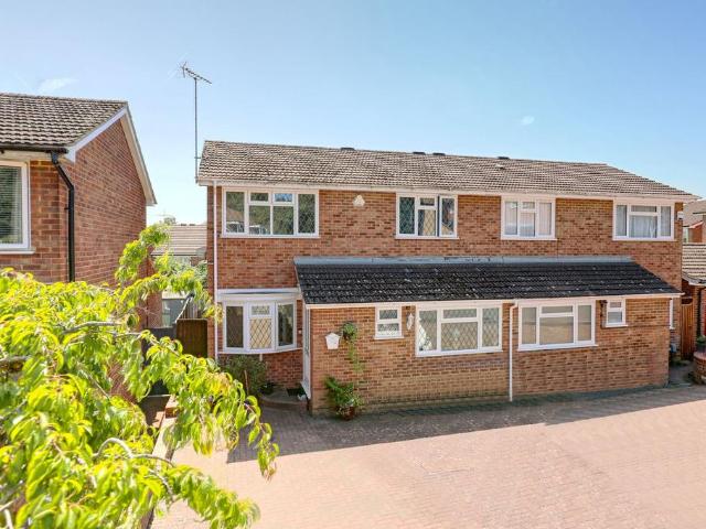 House for sale in Kings Hill, Colliers End