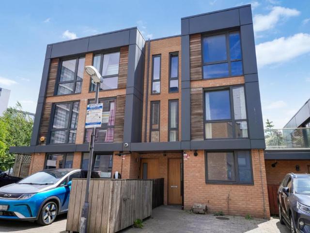 House for sale in London Borough of Hounslow, Greater London