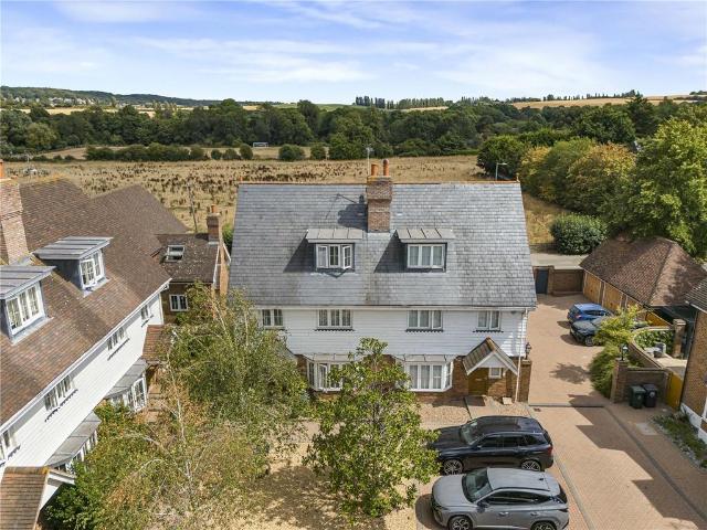 House for sale in Sutton-at-Hone and Hawley, Monks Orchard