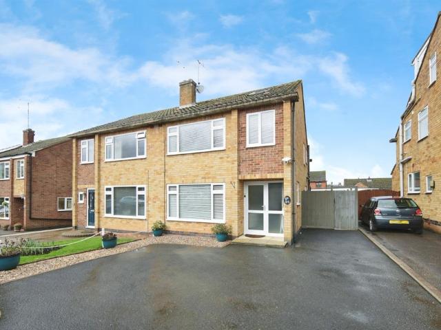 House for sale in Green Close, Warwickshire