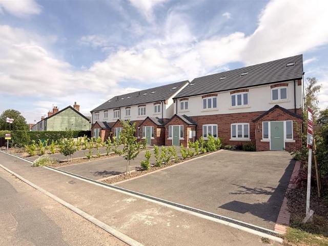 House for sale in Barton In Fabis, East Midlands